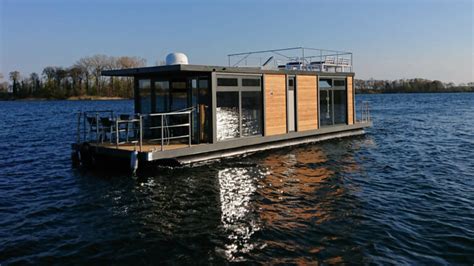 Hausboote als Ferienunterkünfte in Mecklenburgische Seenplatte .